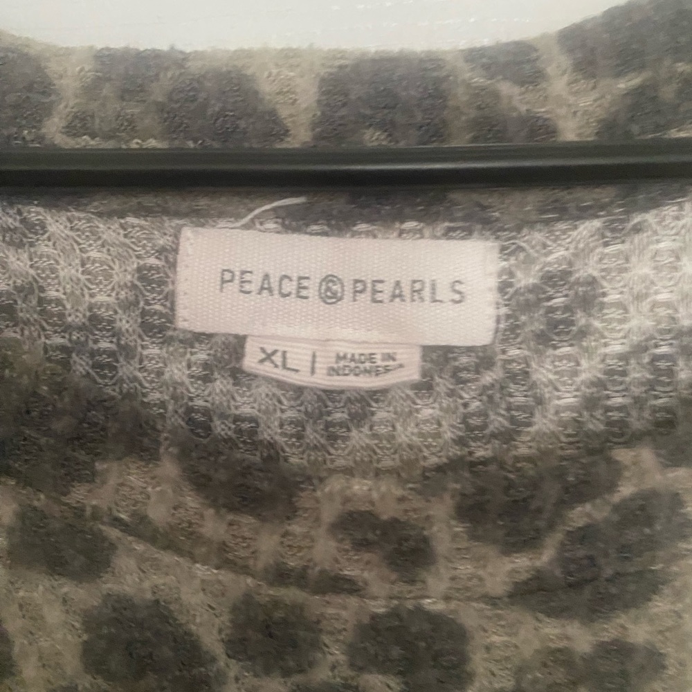 Leopard Top - Picture 2 of 2